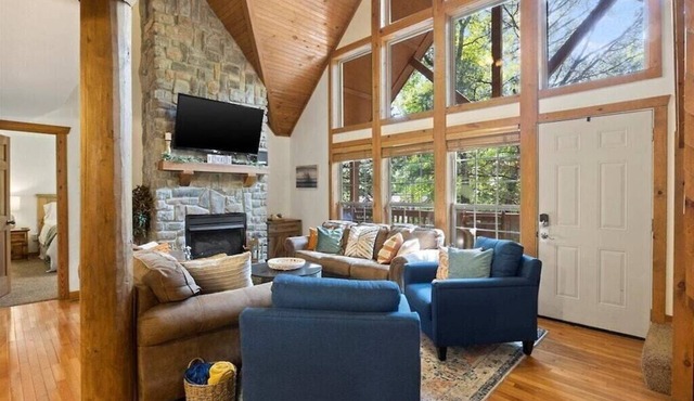Comfy Cabin with 4 King Suites Near SDC & Golf > Infinity Game Table