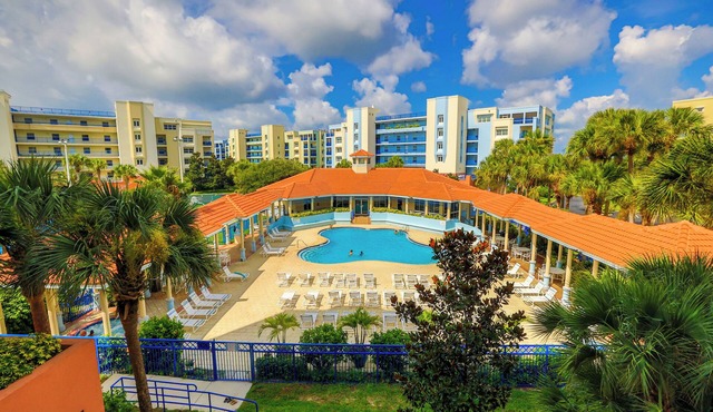 🌴🐠Condo w/Short Walk to Private Beach Access 🏖️ & Loaded w/Amenities 🌊🎾🏀