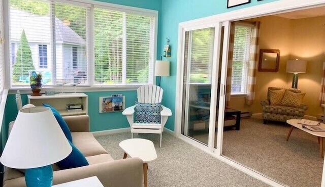 Cottages at Summer Village, fully furnished cottage, Wi-fi, heated pools, hot tub