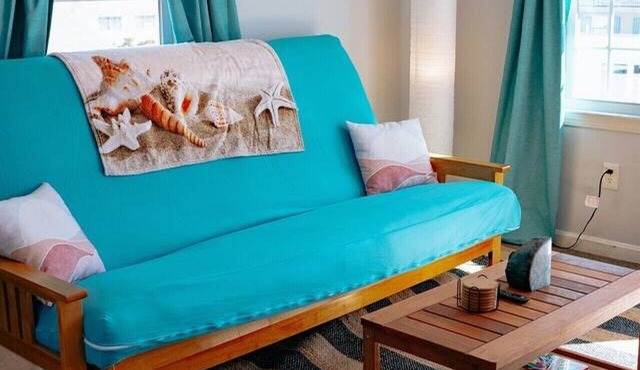 Cozy Beach Haven w/Spacious Balcony