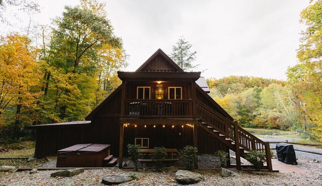 Cozy Cottage by the Slopes - Theater Room - Pool - Game Rm - Fire Pit - Hot Tub