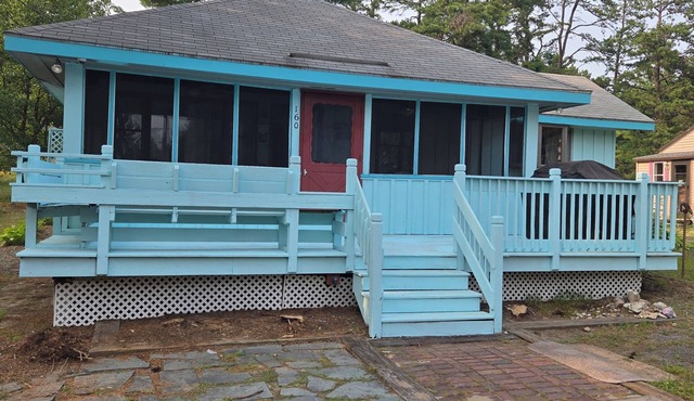 Cozy Lakehouse near N. Conway Beach Access, Canoe, Fire Pit, Grill & Pool Table