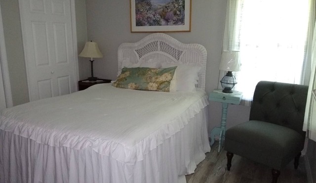 Cozy Milbridge retreat just steps away