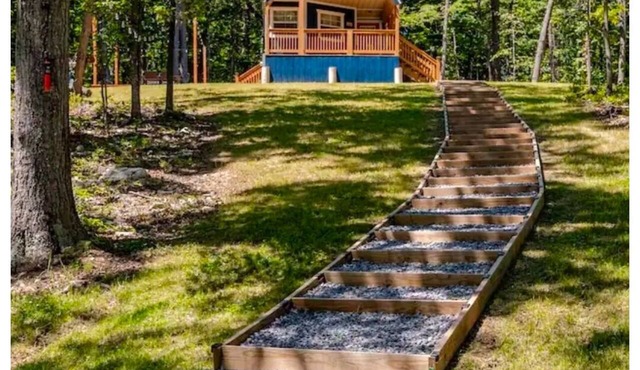 Cozy Mountain Cabin retreat. With fire-pit. Near Shenandoah National Park.