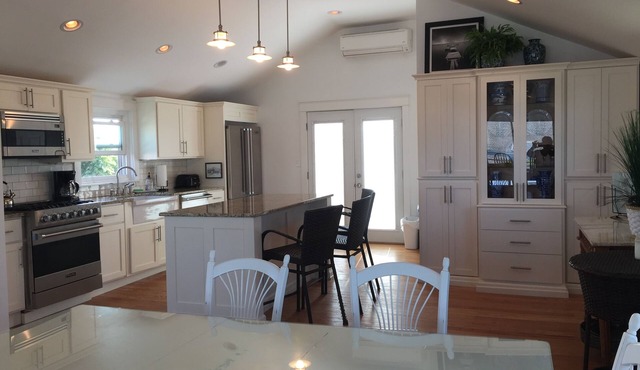 Crashing Waves and Ocean Views - Summer and Autumn Booking Now!
