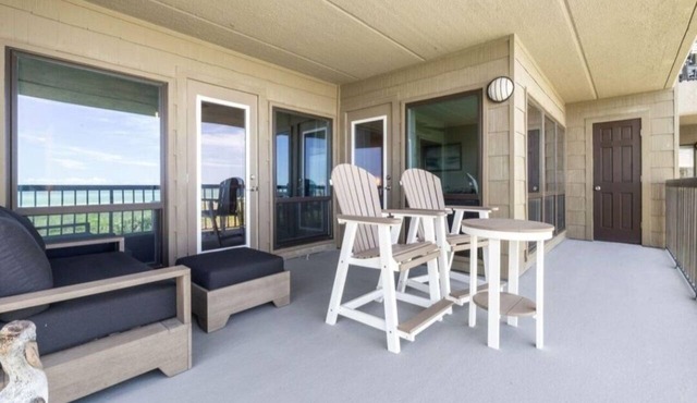 Direct Oceanfront Seaside Retreat Close to Vilano. St Augustine, Amazing Views in St. Augustine