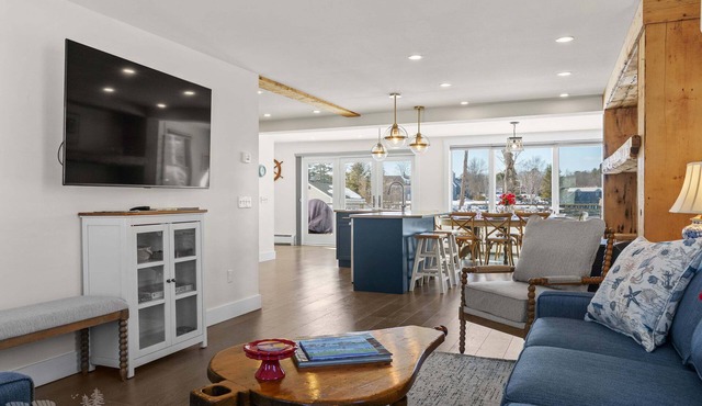 Discover SS Boothbay: a spacious 4-bedroom house in picturesque Boothbay Harbor, ME.