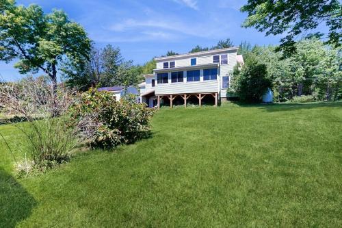 Dog-Friendly, Bay View Home with WiFi & Laundry - Close to Baxter State Forest