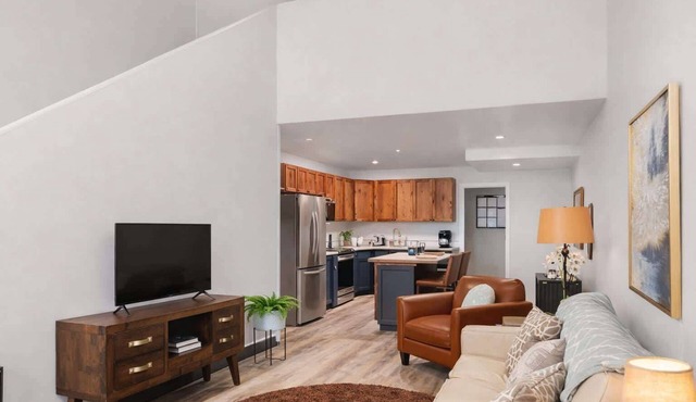 Downtown Modern Appleton Loft with Free Parking