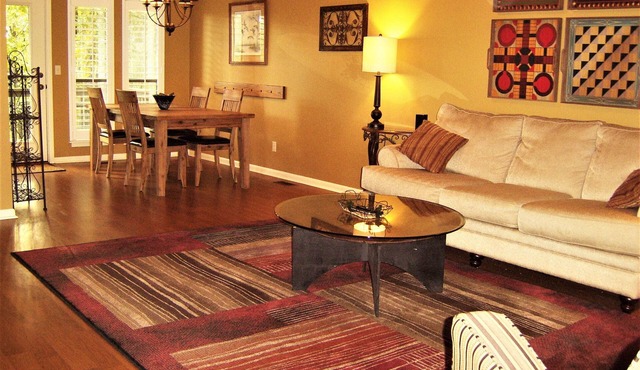 Eden Isle gem! Beautiful vacation condo walking distance to Red Apple CC