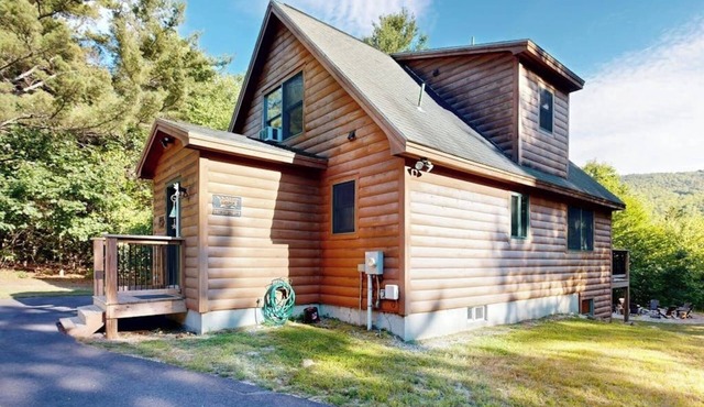 Elegant Mountain Chalet with Hot Tub, Fire Pit, and Easy Access to Mt. Abram