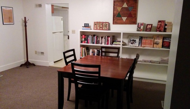 Enjoy In Town Convenience, 10 Minute Walk From Lincoln Square