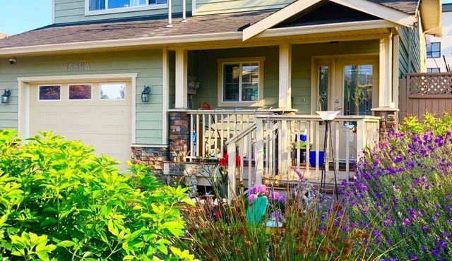 Enjoyable 2-bedroom house in lovely Saanich Core neighborhood