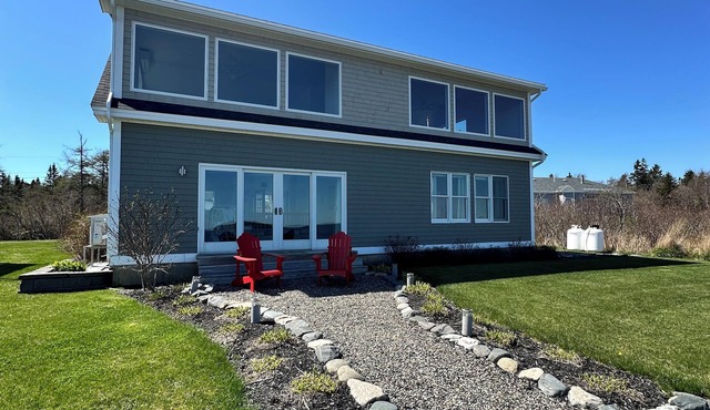 Experience Maine's Coastal Splendor, Updated Oceanfront Cottage with Views