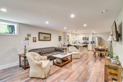 Explore Historic Dtwn Staunton! Walkable Apartment