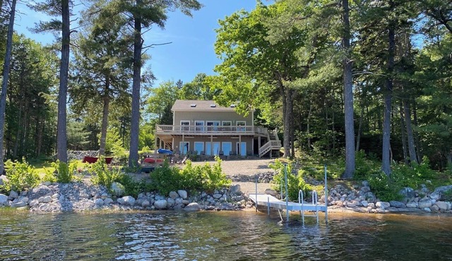 Fall Foliage Lodge near Schoodic Scenic Byway & Acadia National Park w/kayaks