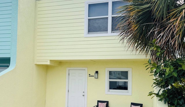 Family-Friendly Beach Retreat; Renovated 1 Bed/1.5 Bath Townhome w/boat parking