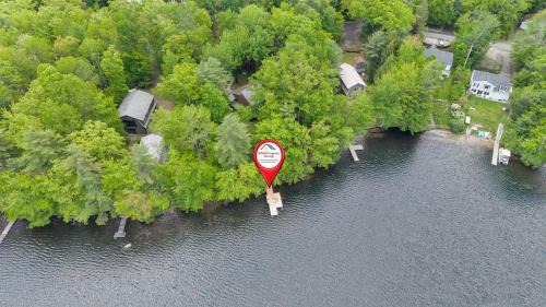 Family Friendly Kennebunk Pond Lakefront Retreat