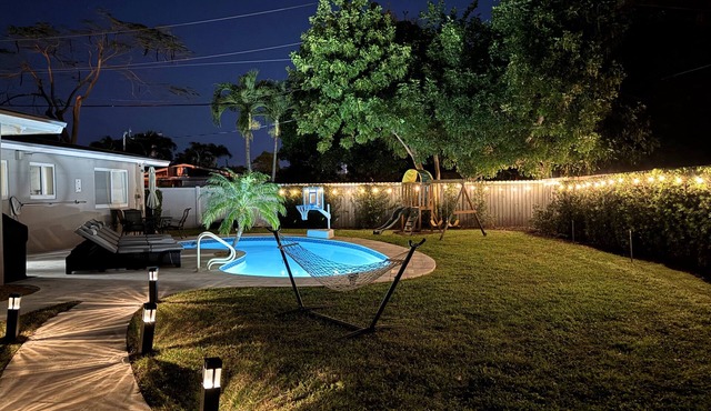 Family Fun~Playground~Heated Pool~Close to beach