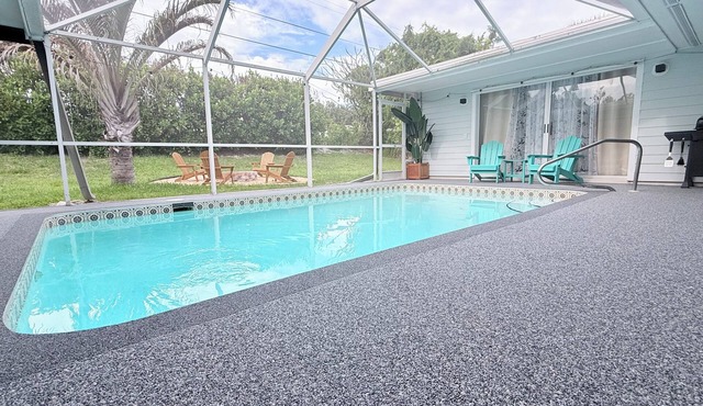 Family Home with Heated Pool in a Quiet Area