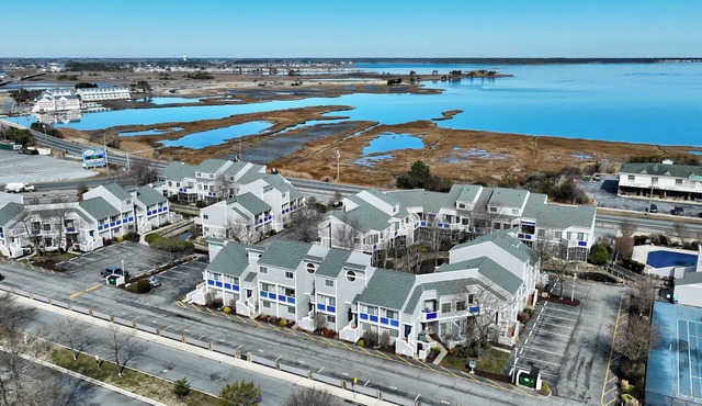 Fenwick Island DE or Ocean City MD Charming Coastal Comfort at the Beach