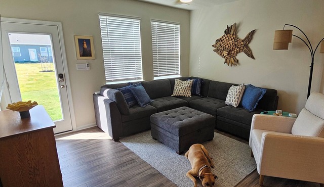 FRB Rentals welcomes you to our home away from home! Bethany entire town home in beach resort like community, community pool, families - DOG Friendly!