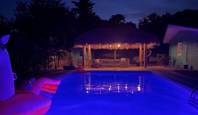 FreeHeatedLargePool~Walk2Beach~FirePit~MiniGolf~2Kings~BeachGear~TikiHut~Games