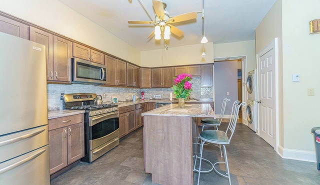 Fresh & Modernized 2BR Fl 1 Apt @ Downtown Albany