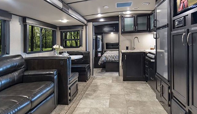 Glamping experience that provides peace & quiet with breathtaking views.
