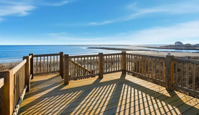 Gorgeous Newly Renovated Beachfront House in the Dunes, 360 Ocean View!