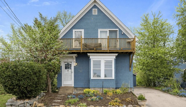 Helena House: Charming and serene, close to Plum Cove Beach