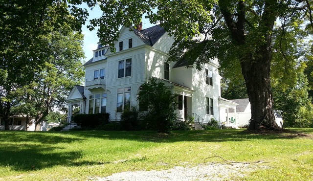 Historic c.1880 Victorian MA/VT border near Williams College MassMoCA Freshgrass
