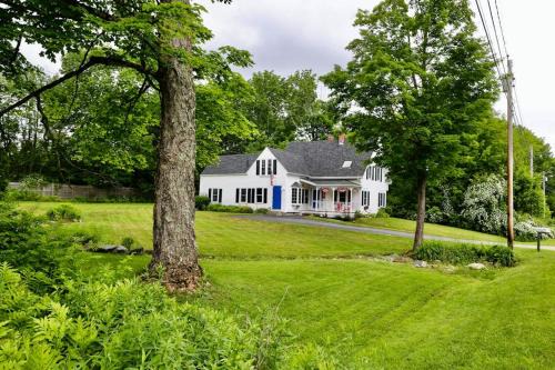 Historic Home w/Gas Fireplace, Fast WiFi, & Private W/D - Snowbird-Friendly