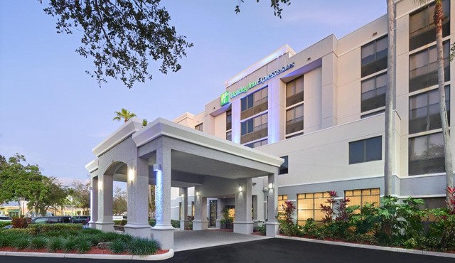 Holiday Inn Express Hotel & Suites Kendall East-Miami by IHG