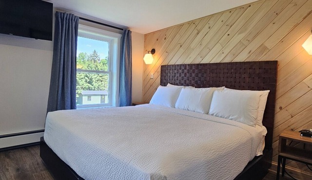 Juniper Motel-Deluxe King*RM6*Lakefront*ATV Access*Dock