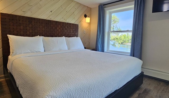 Juniper Motel-King Suite Deluxe*RM5*Lakefront*ATV Access