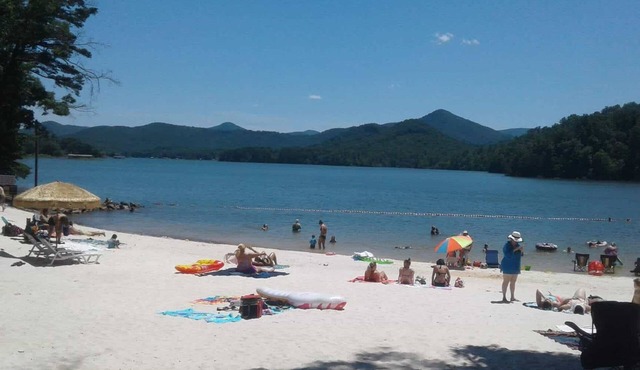 Lake & Mountain View Villa w/ Pool & Bonus Bunk Room!