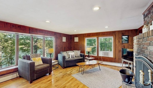 Lakefront home with seasonal dock & deck - close to trails & ocean beaches