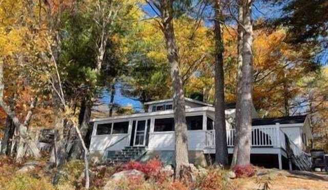 Lakefront home with views, water access for boating & swimming