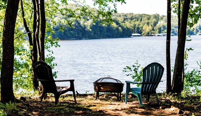 Lakefront & Lakeview Getaway on Beaver Lake, 2 Kayaks, Blkstone & Wine/CoffeeBar