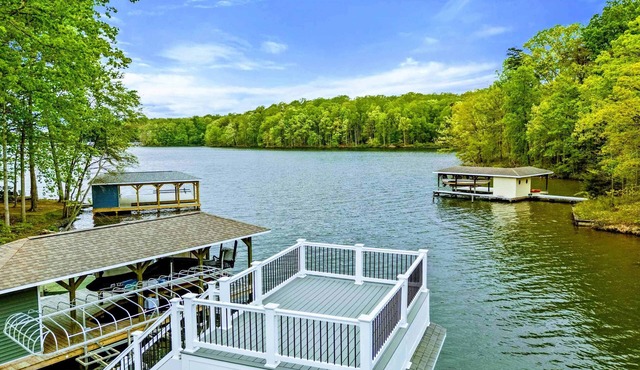 Lakefront Retreat, Pool, Boat Dock, Hot Tub
