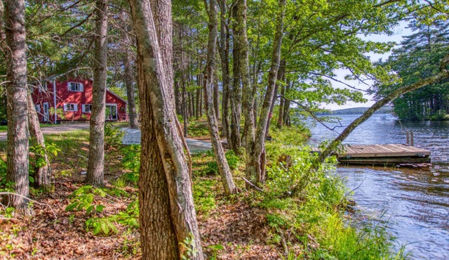 Lakefront Retreat with Private Docks & Kayaks