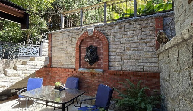 Lakeside Lodging. Charming mountain getaway 1-bed studio apt for leisure or work