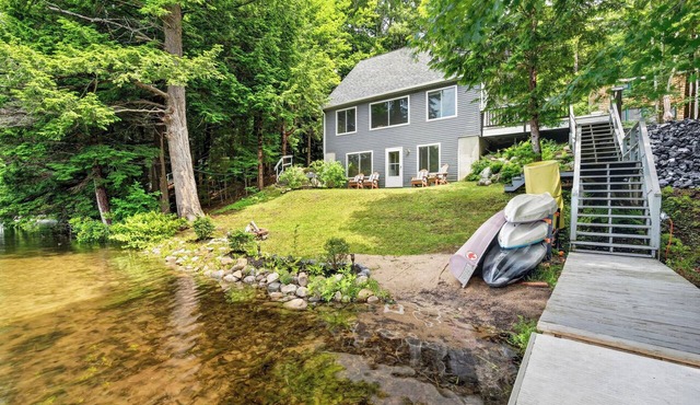 Lakeside Retreat- sleeps 14 with private dock and hot tub in Belgrade