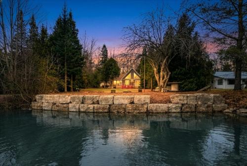 Lakeview Loft A-Frame Escape Tobermory With AC
