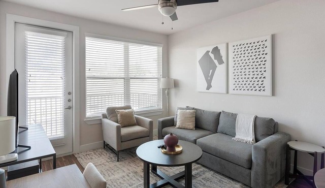 Landing | Beautiful 2BD, Gym, Clubhouse