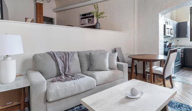 Landing | Chic 1BD, Gym, Courtyard