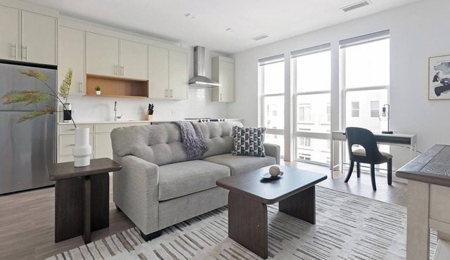 Landing | Modern 1BD, Gym, Game Room