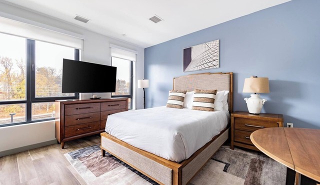 Landing | Modern Studio, Pool, Gym
