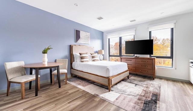 Landing | Spectacular Studio, Gym, Pool